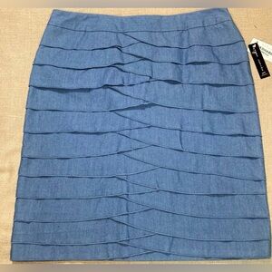 Larry Levine Blue Layered stretch. Pencil Skirt. 8